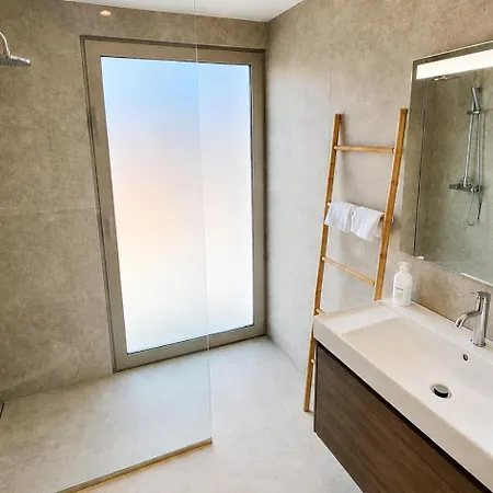 Heritage Apartment *